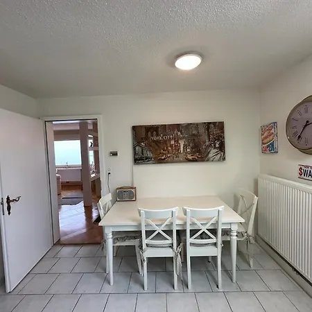 Lakeside - Easy Self Check-in Apartment *