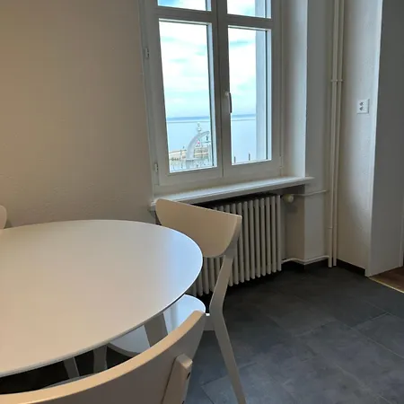 Lakeside - Easy Self Check-in Apartment