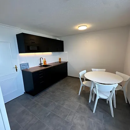 Lakeside - Easy Self Check-in