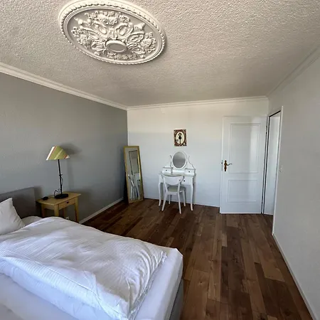 Lakeside - Easy Self Check-in Роршах