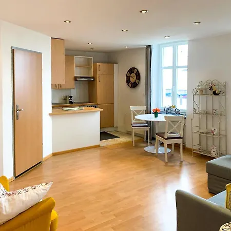 Lakeside - Easy Self Check-in Apartment *